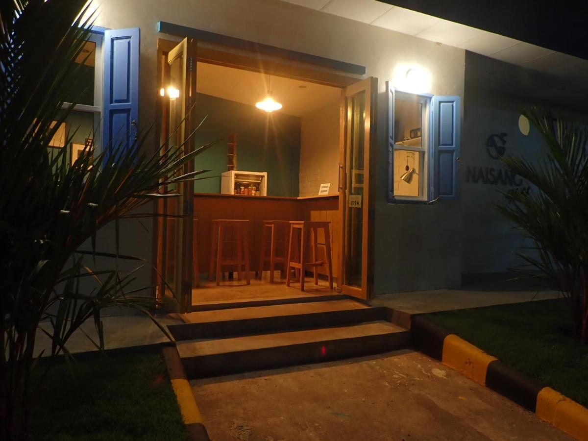 Naisang Hostel Chumphon Exterior photo