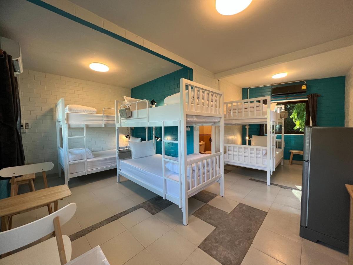 Naisang Hostel Chumphon Exterior photo