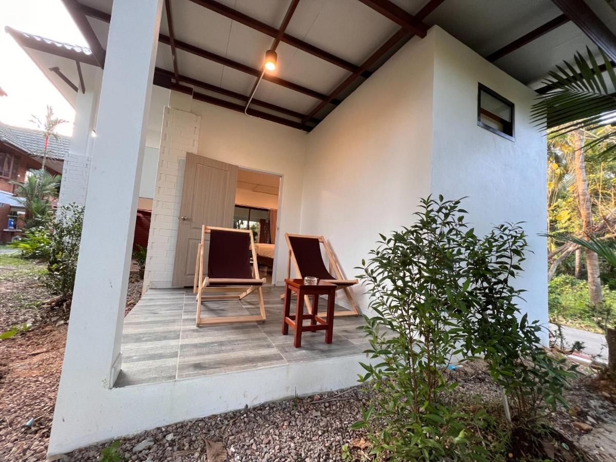 Naisang Hostel Chumphon Exterior photo